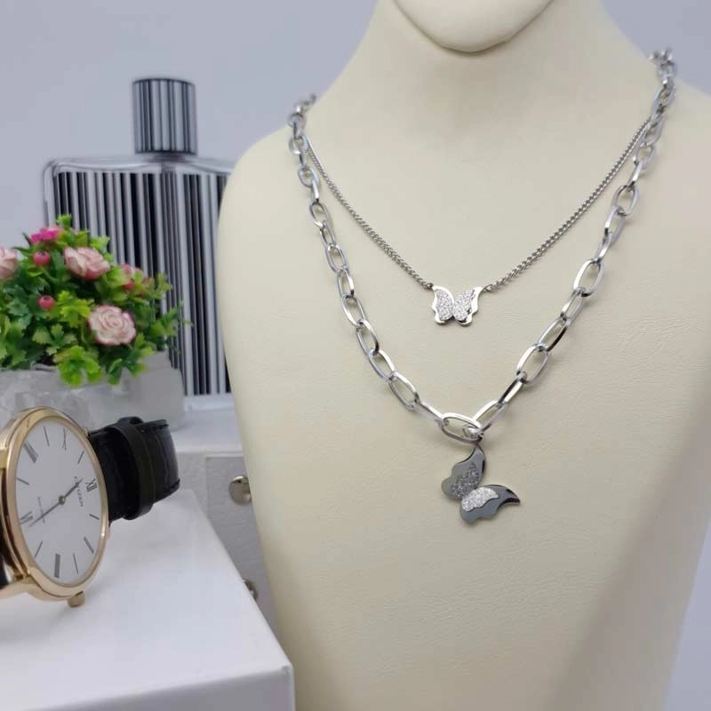 خرید اینترنتی آویز گردنبند پروانه
